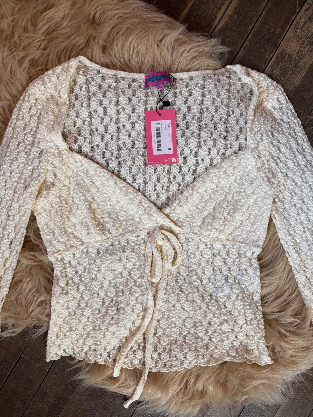 Edikted Laila Textured Lacey Top Cream Lace Front Tie V-Neck NWT Sz Small - Picture 3 of 7